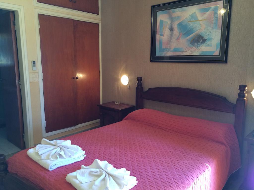 Hotel Cordoba ヴィラ・カルロス・パス 部屋 写真