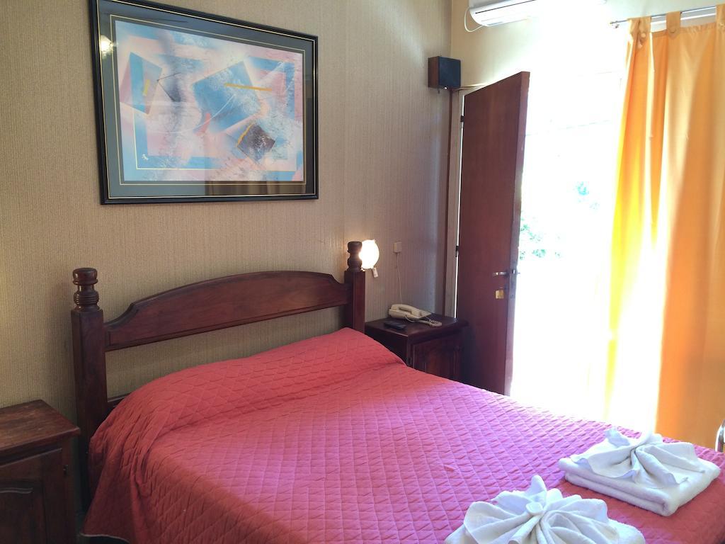 Hotel Cordoba ヴィラ・カルロス・パス 部屋 写真